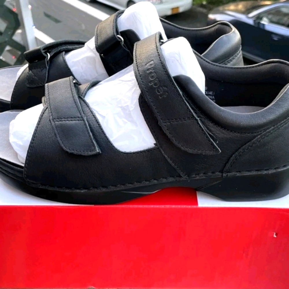 Propet Womens Phoebe Leather Perforated Open Toe, Black Sandals 9.5 (4EEEE W0089